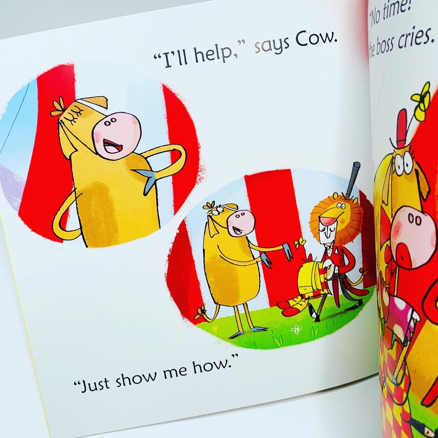 Usborne Phonics Readers: Cow Takes a Bow