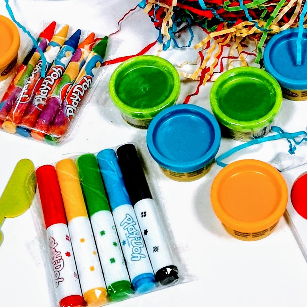 Play-Doh Mega Craft Barrel: Colour, Paint, and Play-Doh